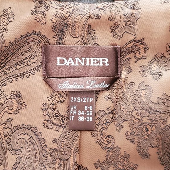 Danier leather jacket - Picture 4 of 4